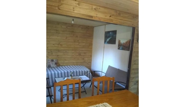 Campos de Dios Cabin between streams and mountains
