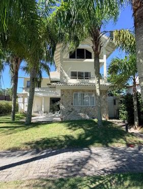 Casa à 100 metros da Praia de Jurerê Internacional