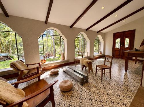 Casa 13 Floresta Boa Vista - Casa Espetacular com 6 Quartos e Arquitetura Única