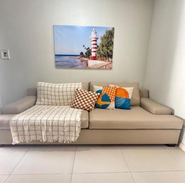 Casa 2 Quartos com Ar Condicionado e 1 Suíte a 200mts da praia