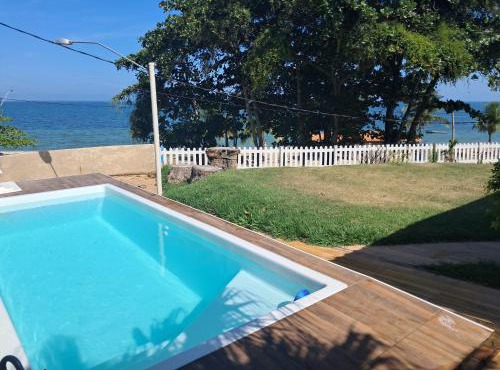 Casa 4 quartos, 2 suítes, piscina e acessibilidade - Frente para a lagoa