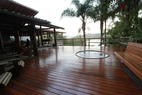 Casa 7 Suítes com Vista para o Mar - Praia Barra do Sahy