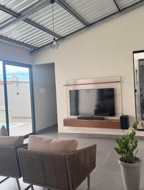 Casa a poucas quadras da br de acesso ao Show Rural