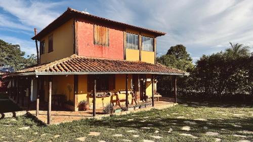 Casa aconchegante com lindo jardim e gramado