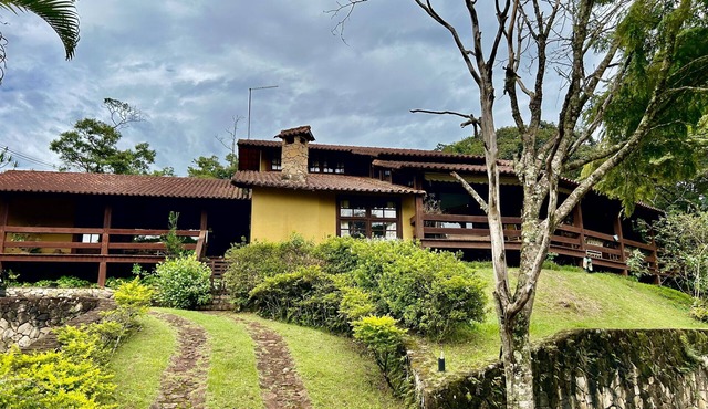 Casa Aconchegante Dentro de Condomínio Fechado a 35 km de Belo Horizonte