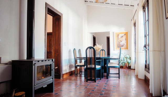Casa al pie de la Montaña con Cama King, Pileta y Mesa de Pool
