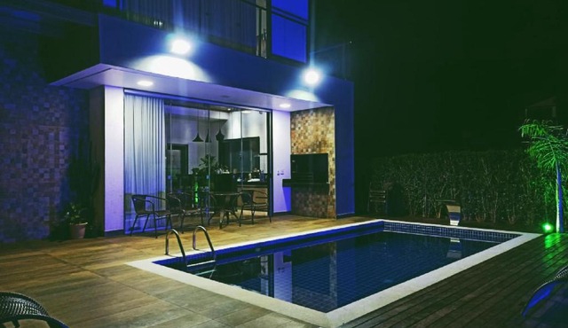 Casa alto padrão Capitólio Lago Vitória 105