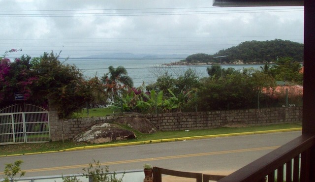 Casa Ampla com Vista ao mar a 50m da Praia