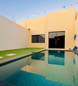 Casa Ampla com Piscina e Área de Churrasco 400A