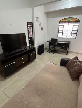 Casa Ampla no Térreo com Quintal gramado na Região da Pampulha