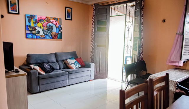 Casa bem equipada com WiFi e ótima localização