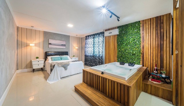 Casa Bombinhas with Jacuzzi and fireplace hosted by Gleison Jayme FotografiaBombinhas