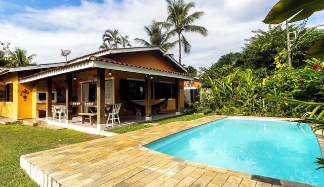 Casa c/3 quartos e Piscina na Praia de Boiçucanga