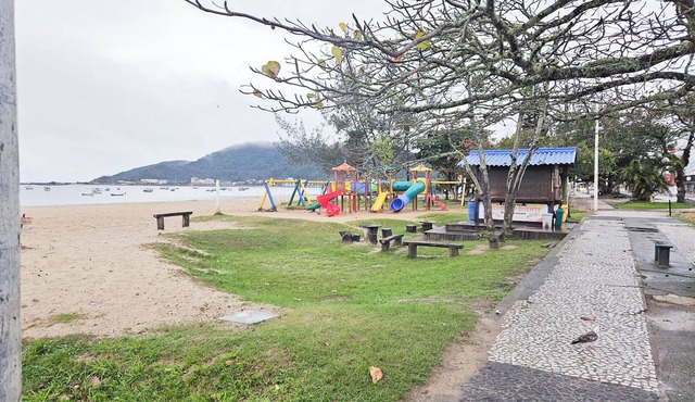 Casa c/3quartos a 450m da Praia da Enseada MQ1632