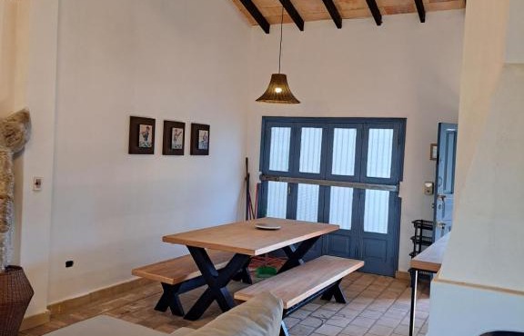 Casa colonial a metros del arroyo Piribebuy