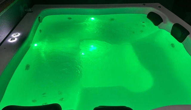 Casa com 3 dormitórios com jacuzzi para relaxar com a família!