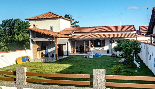 Casa com churrasqueira e lazer em Arraial do Cabo