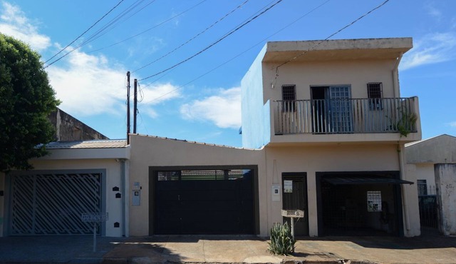 Casa com Churrasqueira e Wi-Fi em Parque Ribeirão