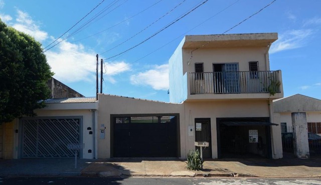 Casa com Churrasqueira e WiFi em Parque Ribeirao