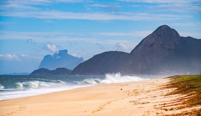Casa com Churrasqueira a 550m da Praia | Itaipuaçu