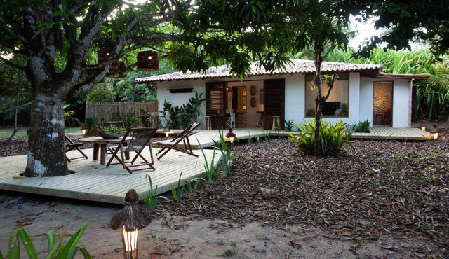 Casa com deck no jardim a 300m da Praia do Espelho