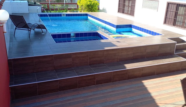 Casa com Piscina 350 Metros da Praia