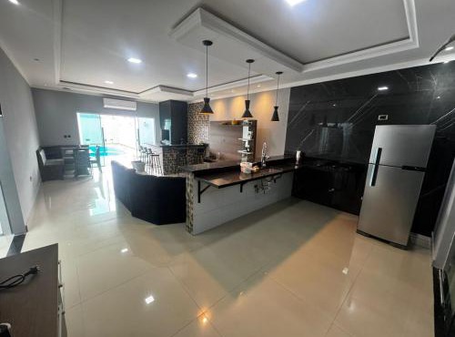 Casa com piscina 10 minutos do Paraguai 5 minutos da Itaipu binacional