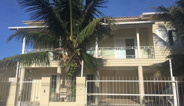 Casa com Piscina 4 Quartos