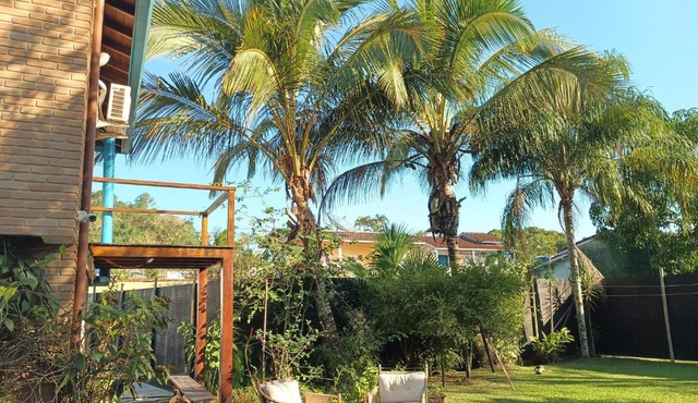 Casa com piscina a 150m da Praia do Lázaro