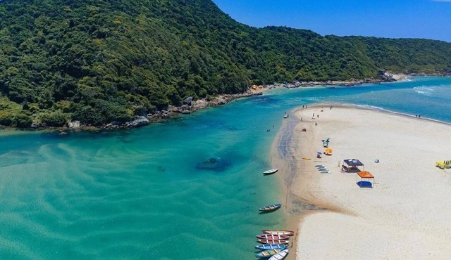 Casa com piscina a 250m da Praia PLH006
