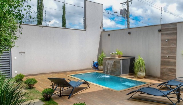 Casa com Piscina Aquecida, Churrasqueira e Hidro