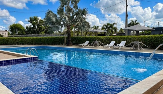 Casa com Piscina - Condomínio - Próx a Praia