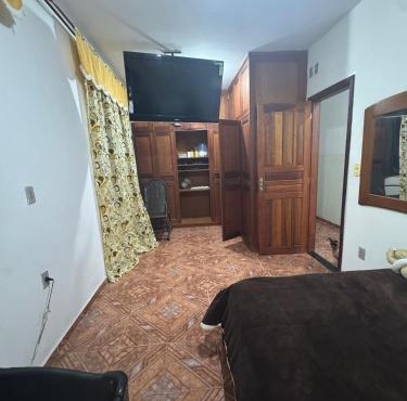 Casa com piscina e churrasqueira