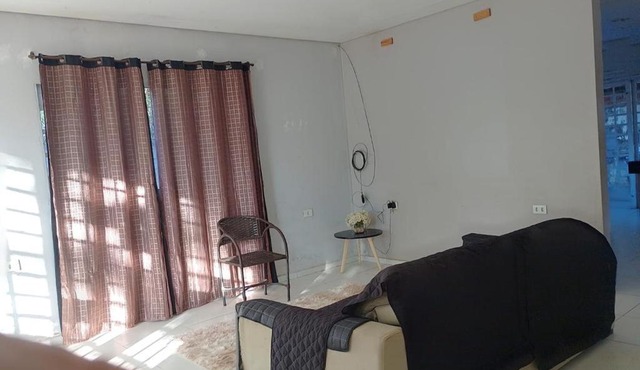 casa com piscina e churrasqueira