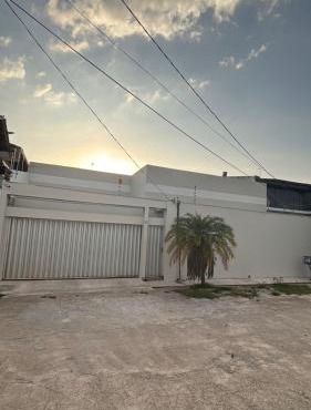 Casa com piscina e churrasqueira cop 30