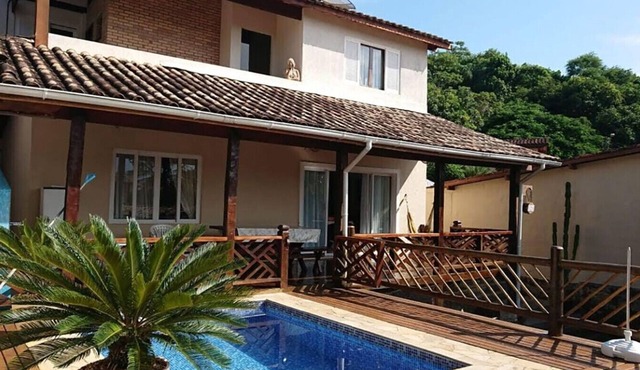 Casa com piscina e lazer completo em Ilhabela/SP