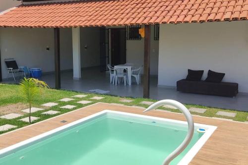 Casa com piscina em castelhanos