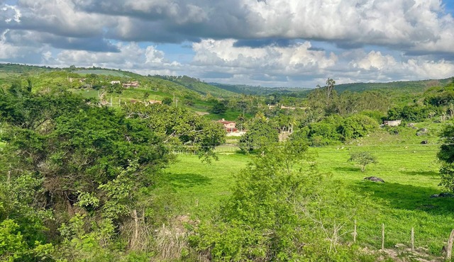 Casa com Piscina em Gravatá, Perto do Centro, 4 Quartos Todos com Suíte