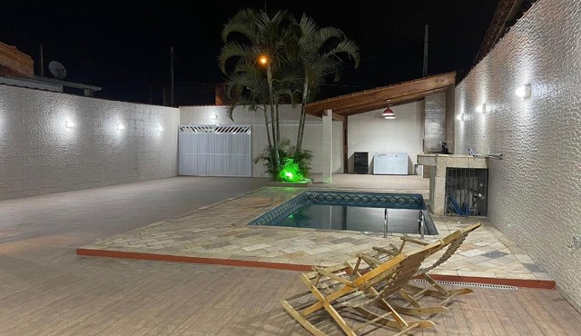 Casa com piscina em Itanhaém