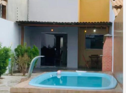 Casa com piscina moderna e aconchegante para sua maior comodidade