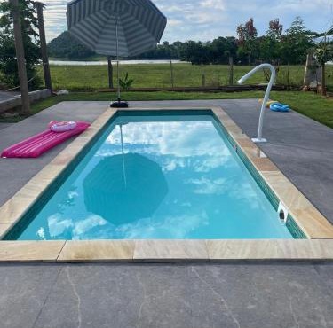 Casa com Piscina na Represa de Carlópolis