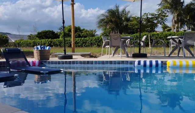 Casa com piscina, privativa, diarista, em condomínio, Bonito-Pe