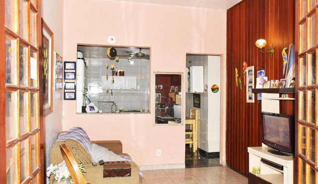 Casa com Quarto Duplo com Banheiro Privativo
