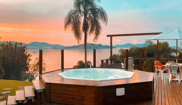 Casa Com Vista Incrível na Lagoa Imaruí - SRR005