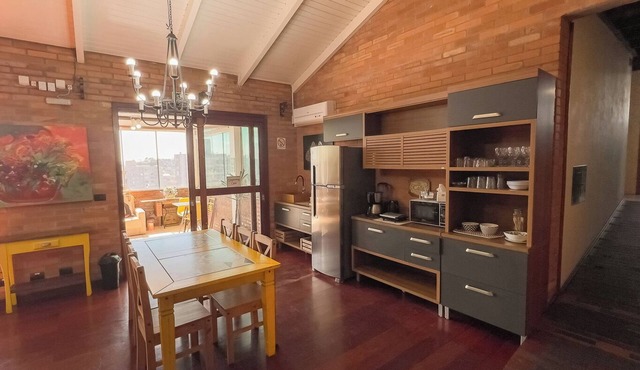 Casa com Vista Lareira e Churrasqueira na Serra