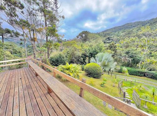 Casa com vista para as montanhas