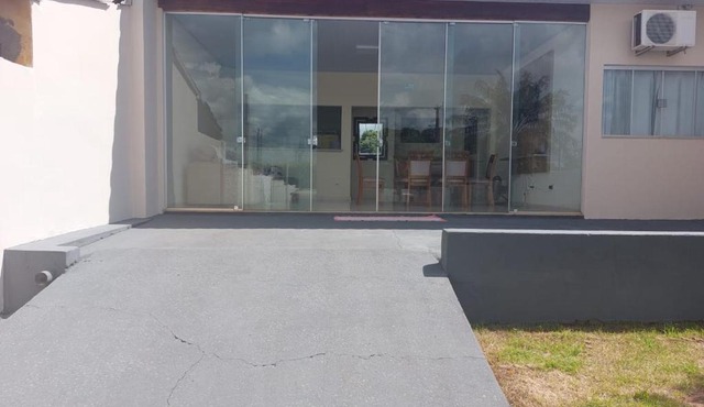 casa completa, 2 suítes e grande área externa