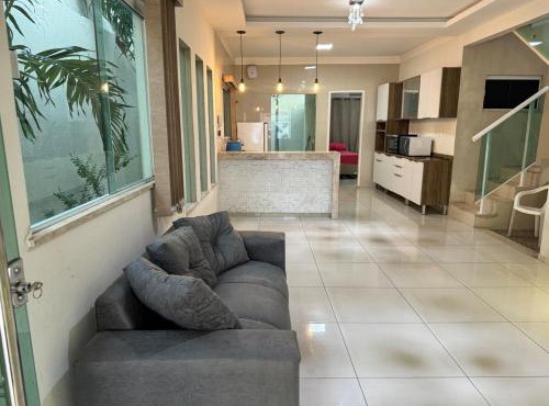 Casa completa com 3 quartos,ar e garagem
