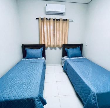 Casa completa com Ar, Wi-Fi, garagem coberta e ótima localização