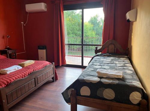 Casa completa con piscina y quincho en Ascochinga, 4 habitaciones, zona golf